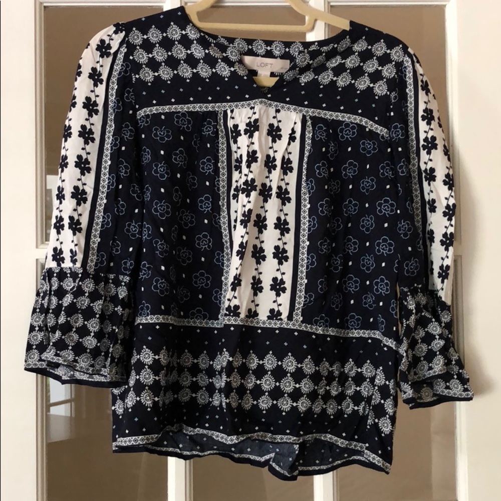 LOFT Petite Flowy Top